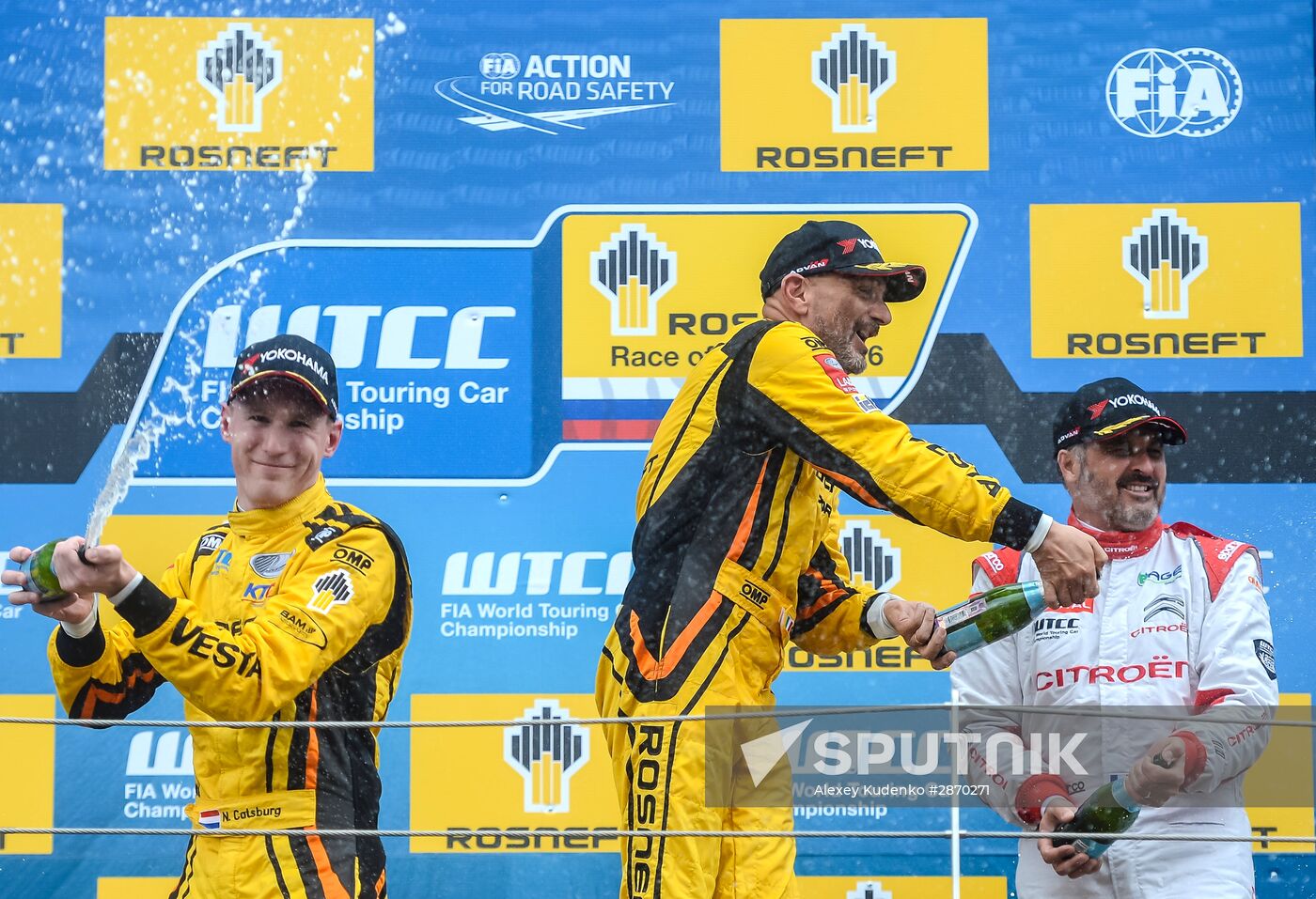 Racing. FIA WTCC. Round 4. Day Two