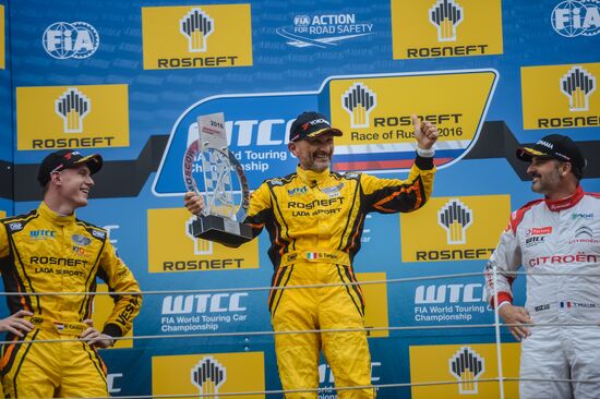 Racing. FIA WTCC. Round 4. Day Two