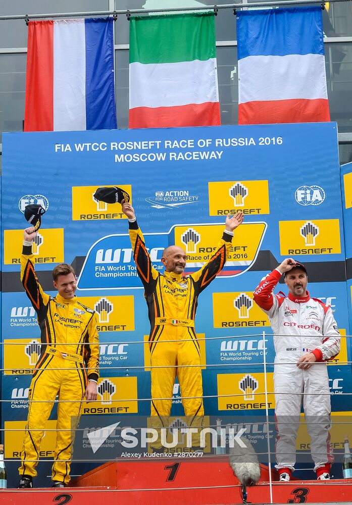 Racing. FIA WTCC. Round 4. Day Two