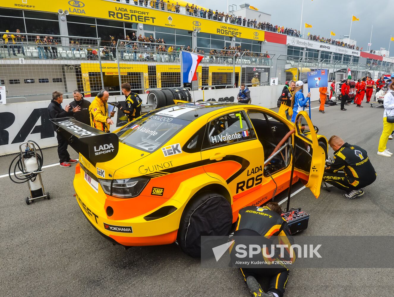 Racing. FIA WTCC. Round 4. Day Two