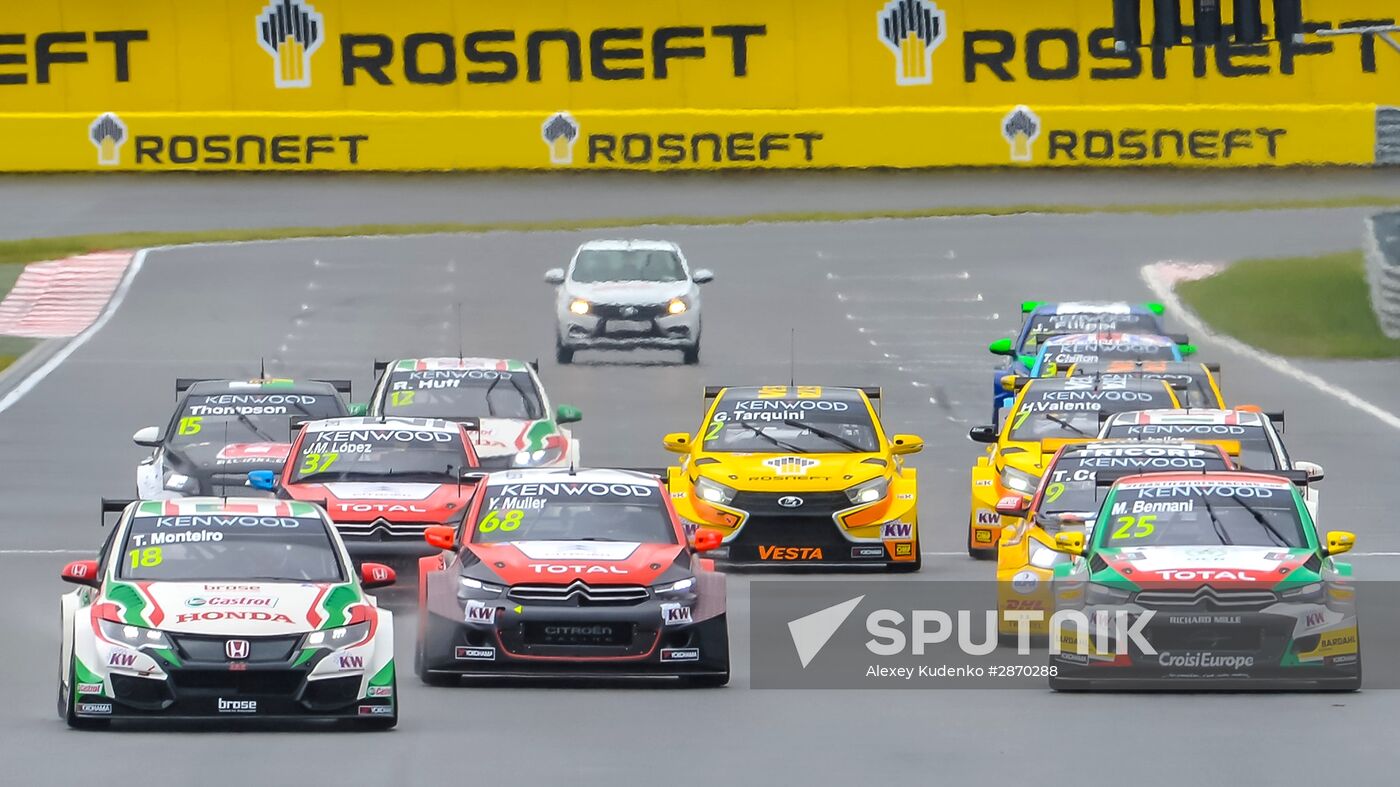 Racing. FIA WTCC. Round 4. Day Two