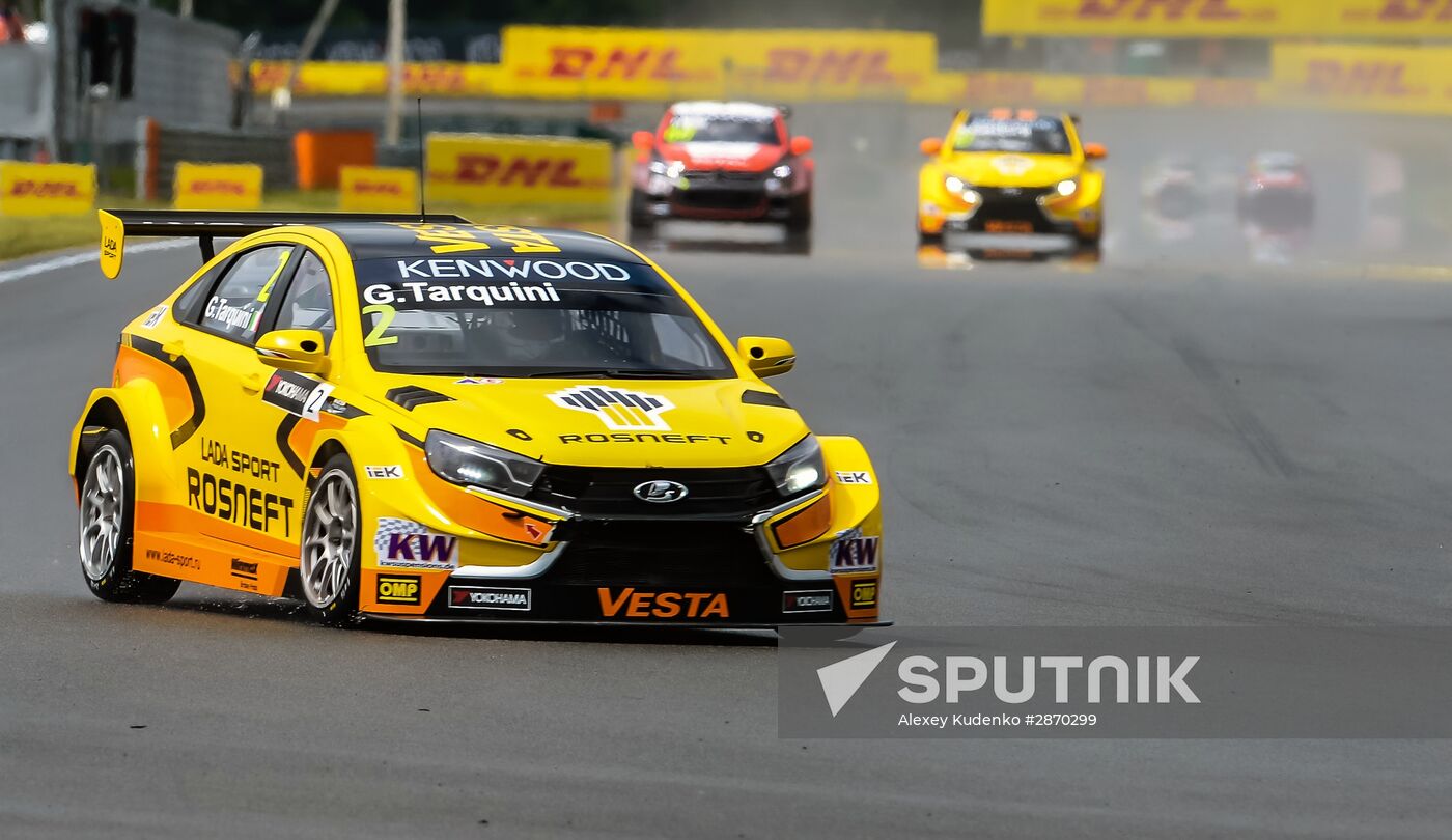Racing. FIA WTCC. Round 4. Day Two