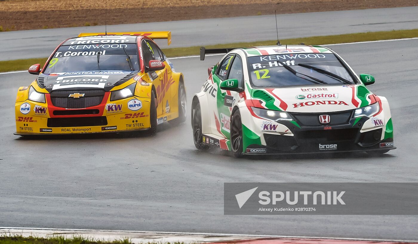 Racing. FIA WTCC. Round 4. Day Two
