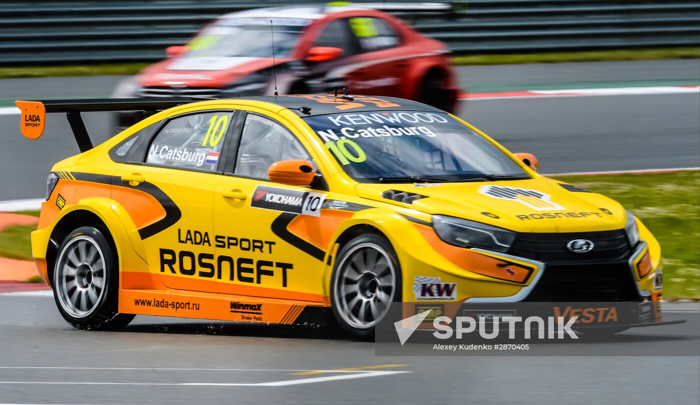 Racing. FIA WTCC. Round 4. Day Two