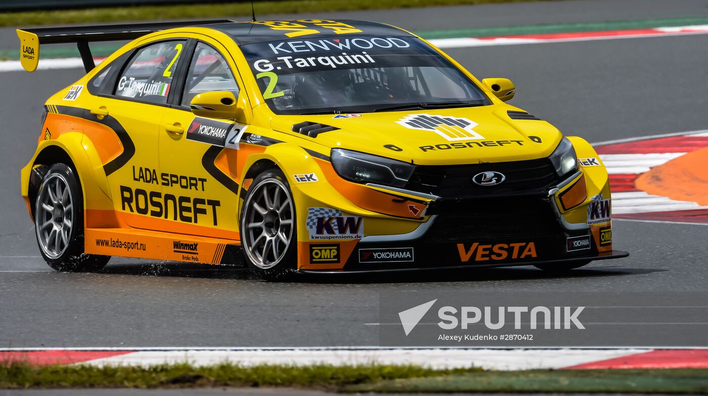 Racing. FIA WTCC. Round 4. Day Two