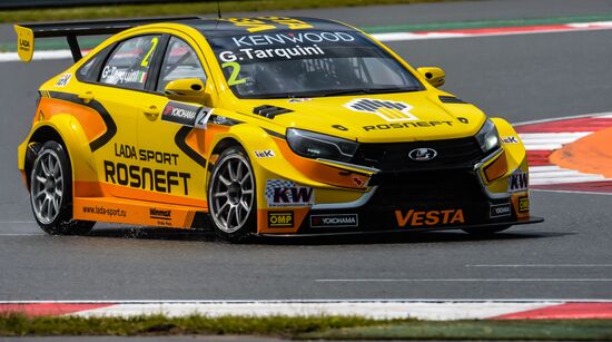 Racing. FIA WTCC. Round 4. Day Two