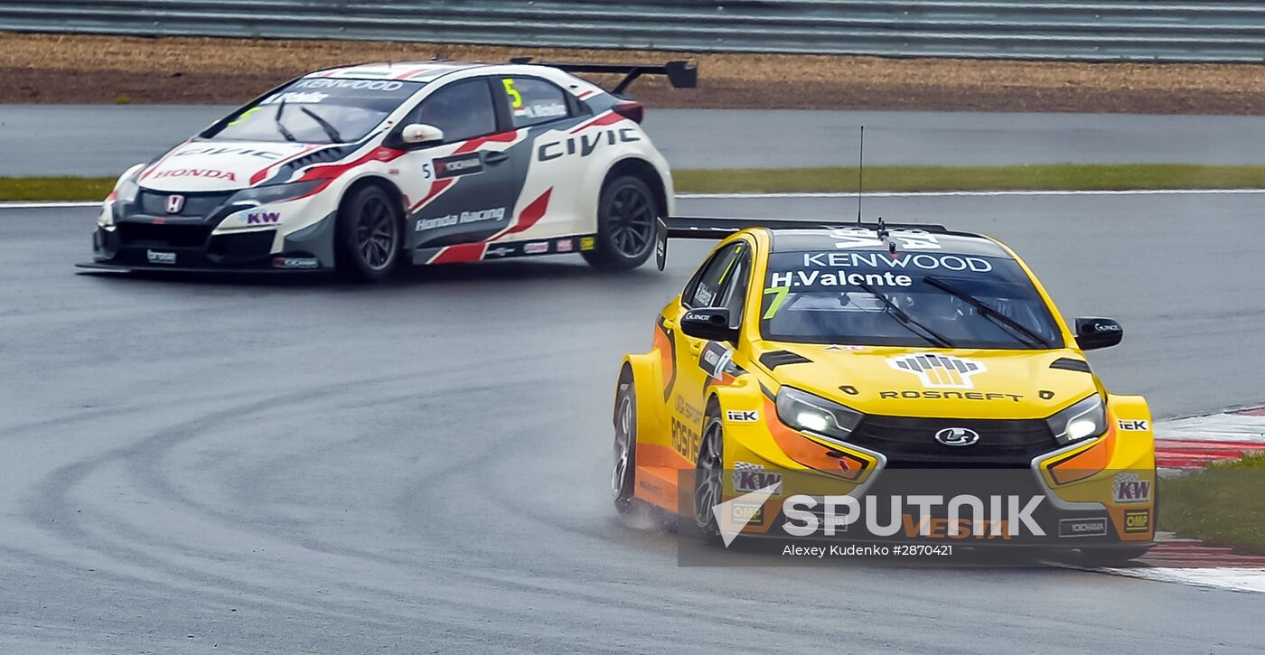 Racing. FIA WTCC. Round 4. Day Two