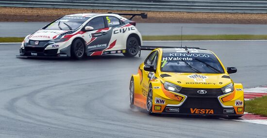 Racing. FIA WTCC. Round 4. Day Two