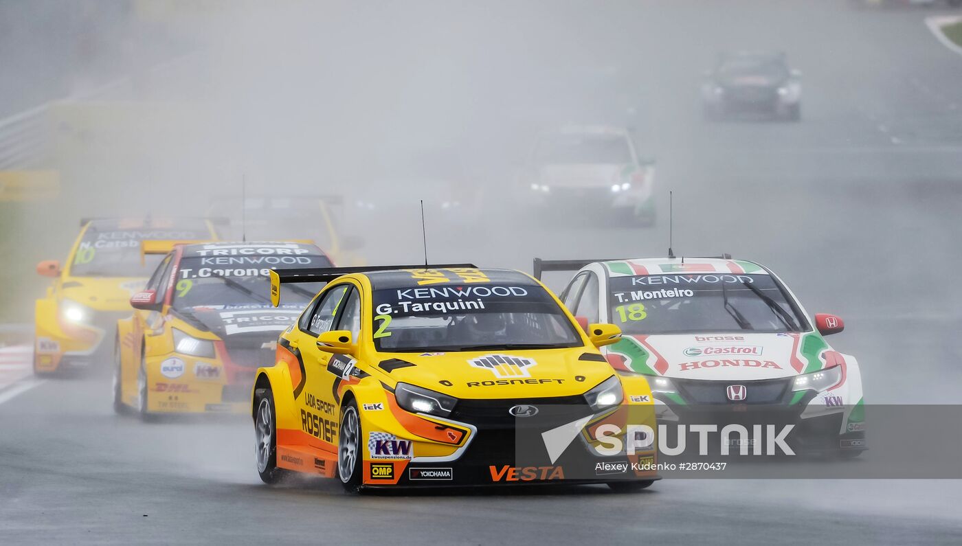 Racing. FIA WTCC. Round 4. Day Two