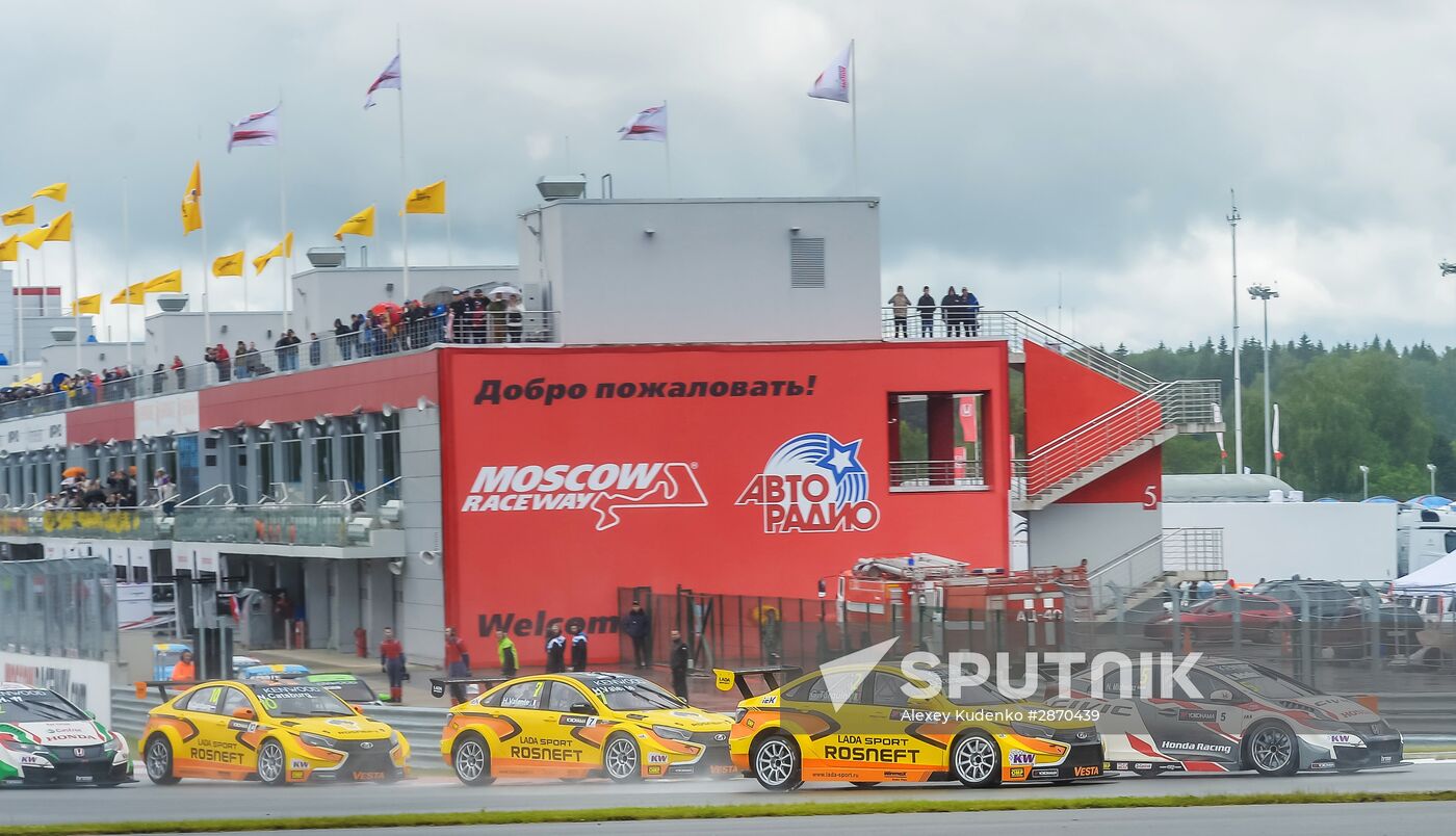 Racing. FIA WTCC. Round 4. Day Two