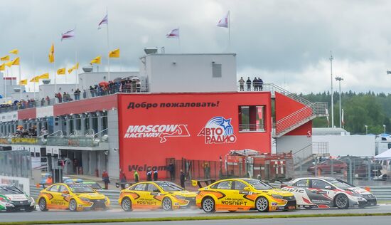 Racing. FIA WTCC. Round 4. Day Two