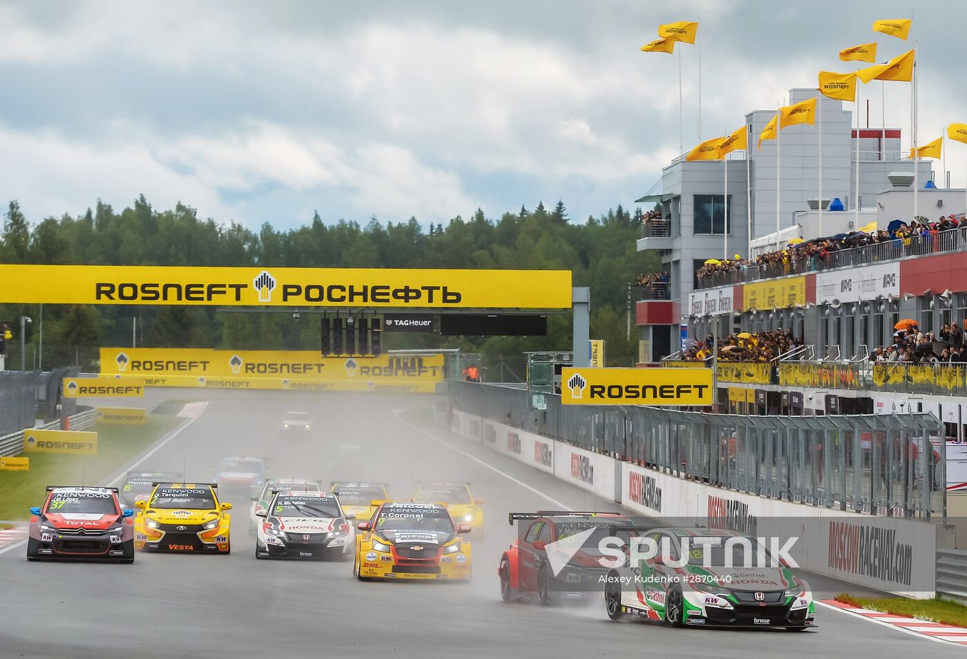Racing. FIA WTCC. Round 4. Day Two