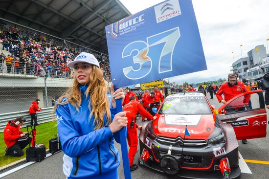 Racing. FIA WTCC. Round 4. Day Two