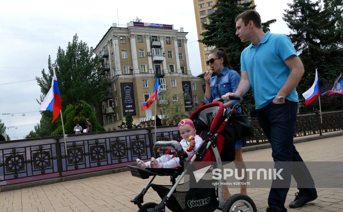 Russia Day celebrations in Donetsk