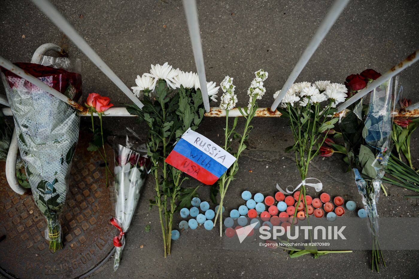 Flowers by US Embassy in Moscow