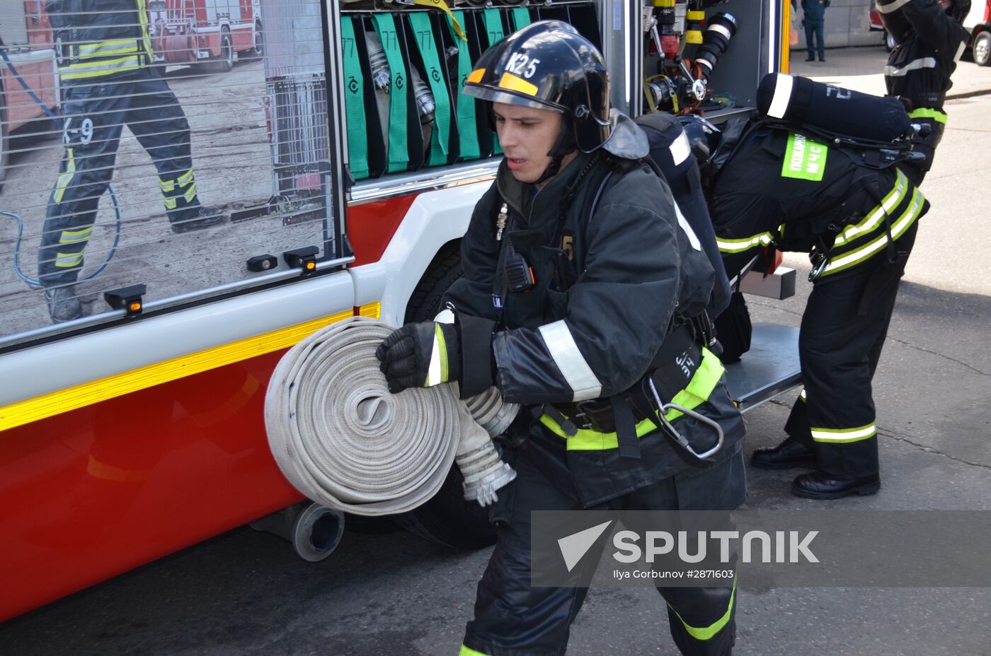 Emergencies Ministry holds drill on Bagration pedestrian bridge in Moscow