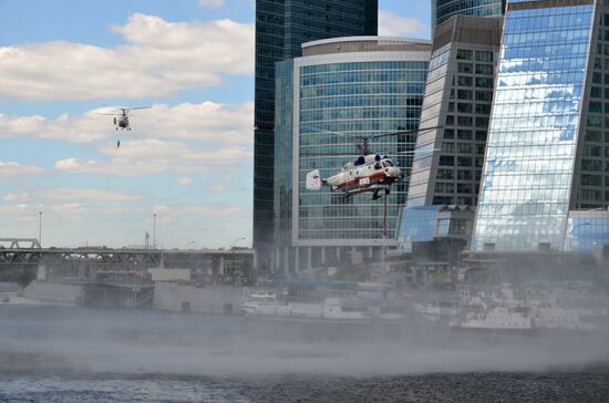 Emergencies Ministry holds drill on Bagration pedestrian bridge in Moscow