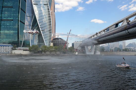 Emergencies Ministry holds drill on Bagration pedestrian bridge in Moscow