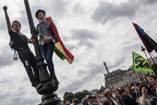 Protests in Paris