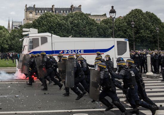 Protests in Paris