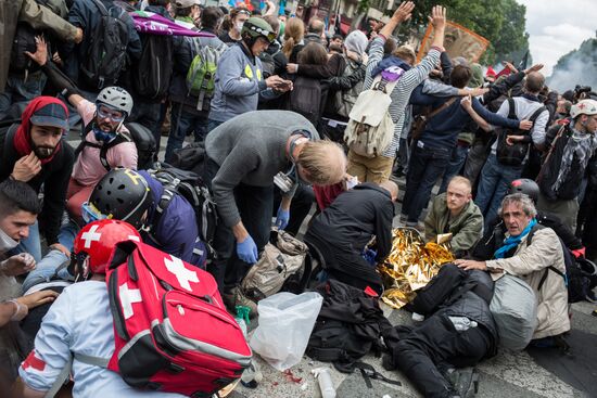 Protests in Paris