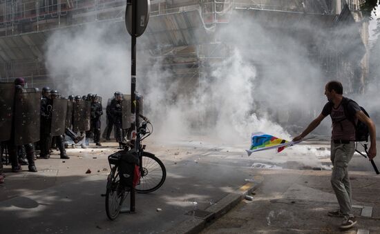 Protests in Paris
