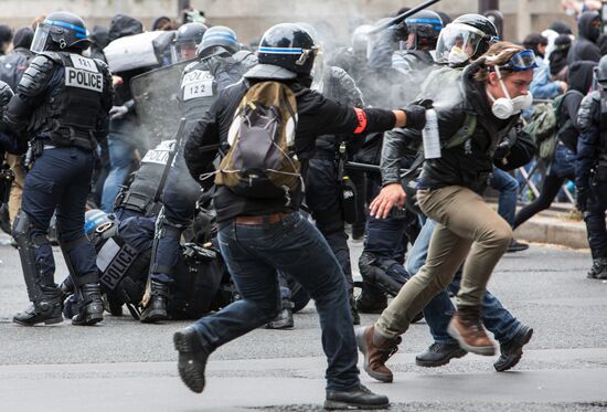 Protests in Paris