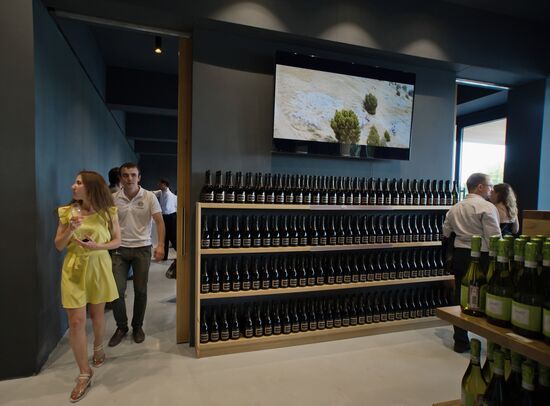 Zolotaya Balka champagne vineyard opens in Crimea