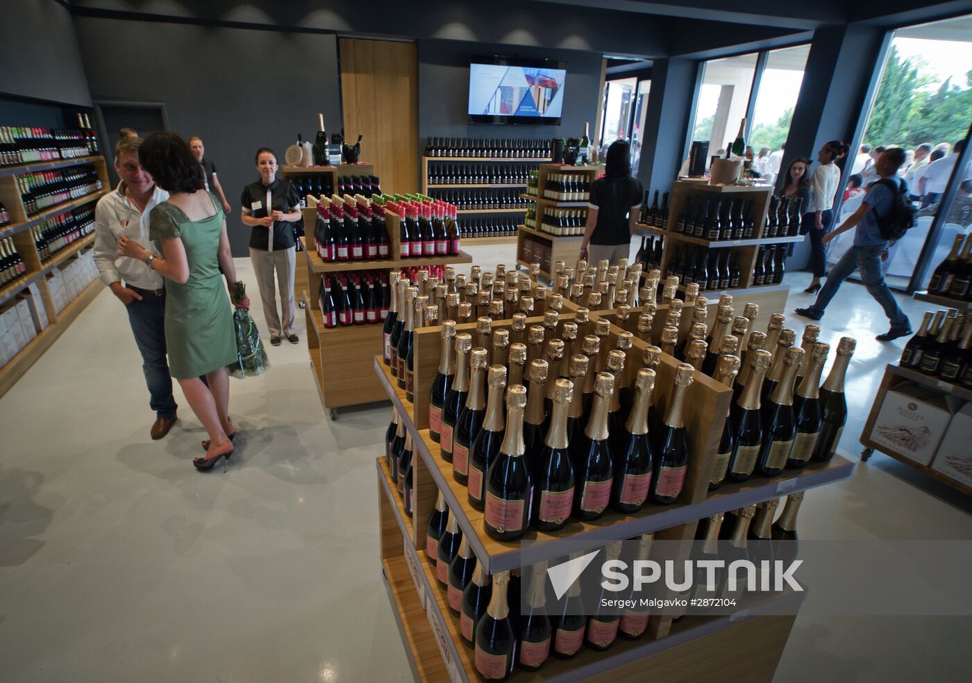 Zolotaya Balka champagne vineyard opens in Crimea