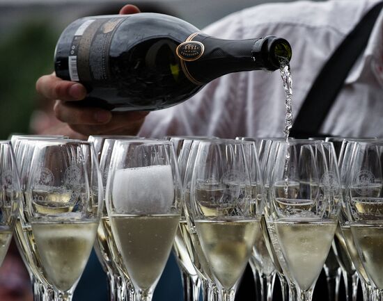 Zolotaya Balka champagne vineyard opens in Crimea