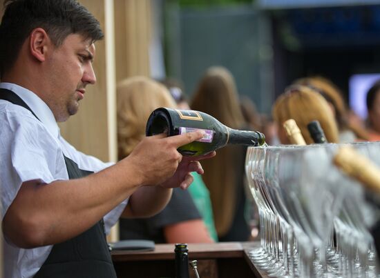 Zolotaya Balka champagne vineyard opens in Crimea
