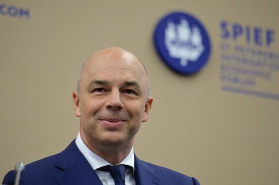 Panel discussion 'Russian Macroeconomic Policy in Response to A Volatile Economic Environment' at SPIEF