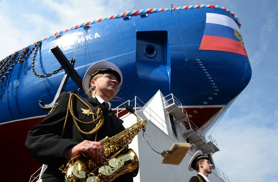 Lead Project Arktika nuclear icebreaker launched in St. Petersburg