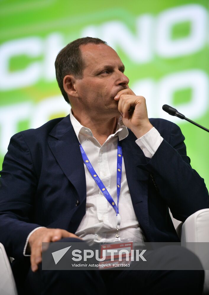 Sberbank plenary session. Technologies As a Pass Into Tomorrow: Evolve or Die