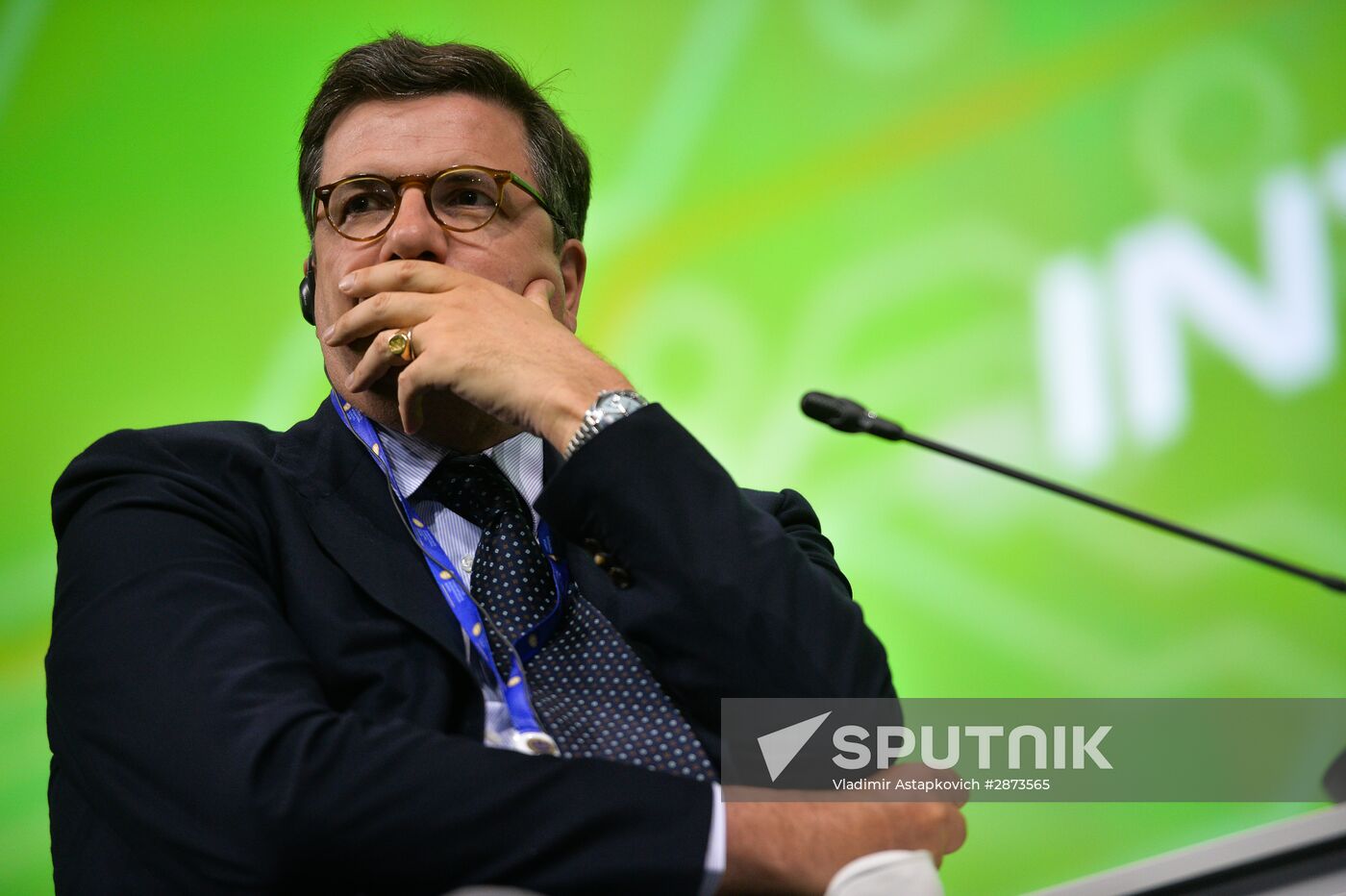 Sberbank plenary session. Technologies As a Pass Into Tomorrow: Evolve or Die