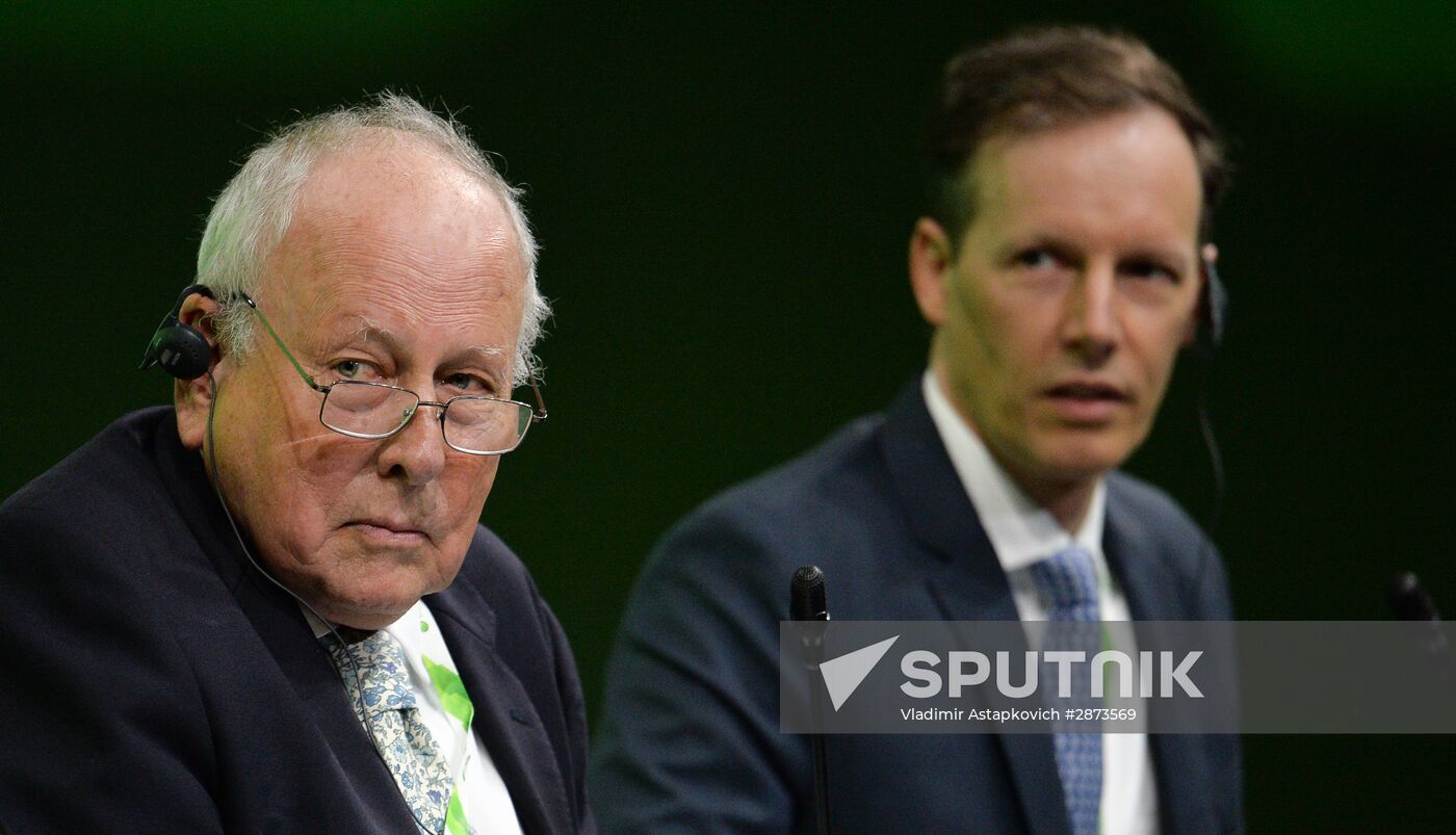 Sberbank plenary session. Technologies As a Pass Into Tomorrow: Evolve or Die