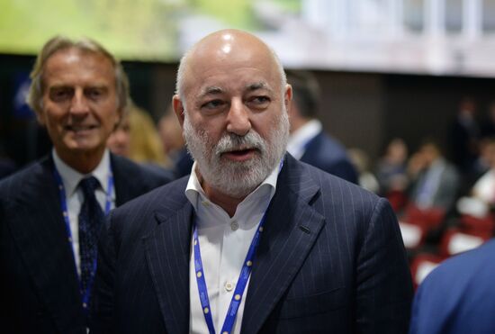 Capitalizing on the New Global Economic Reality plenary session