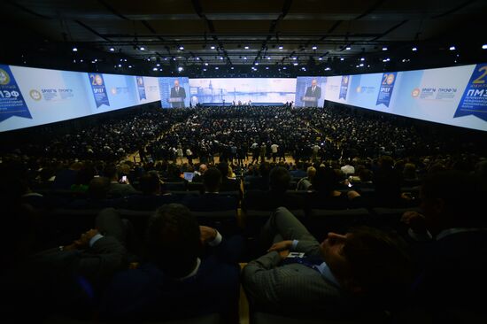 Capitalizing on the New Global Economic Reality plenary session