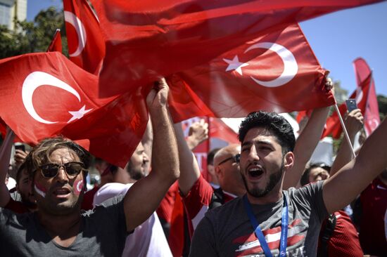 Turkish football fans