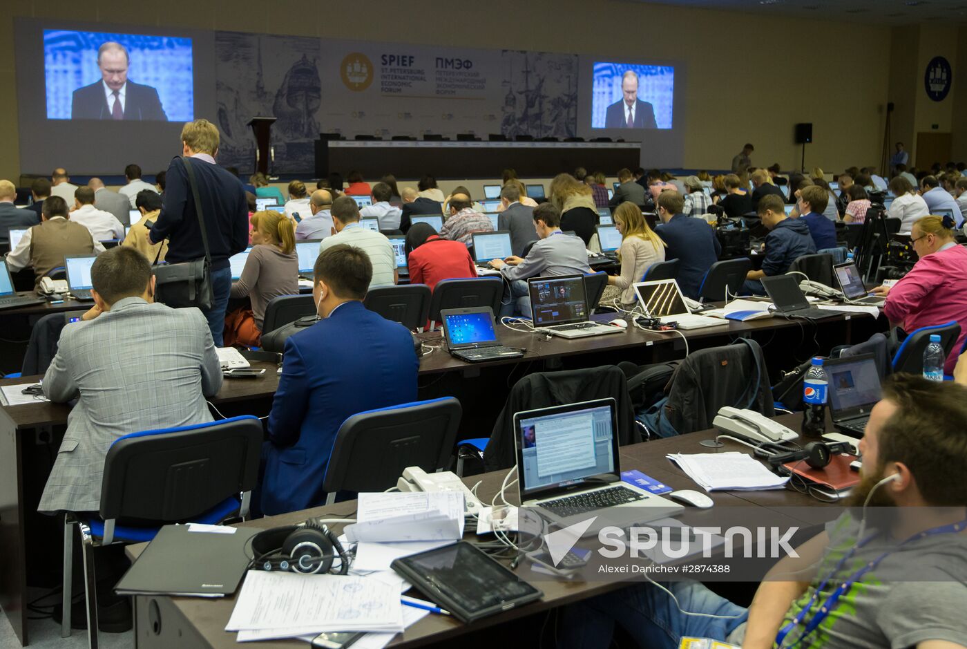 Capitalizing on the New Global Economic Reality plenary session