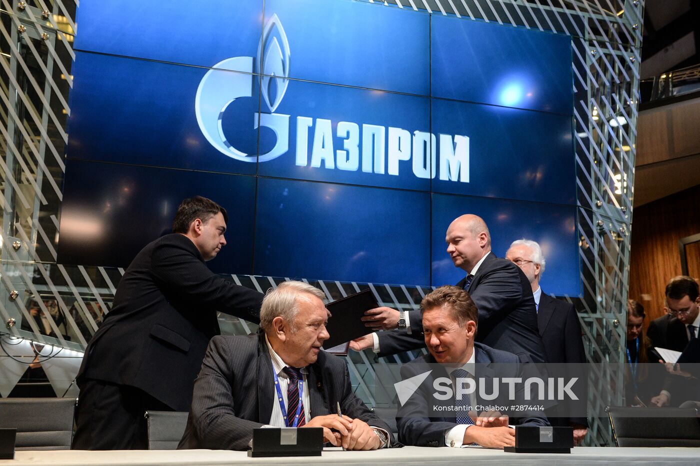 Gazprom signs several agreements the 20th St. Petersburg International Business Forum