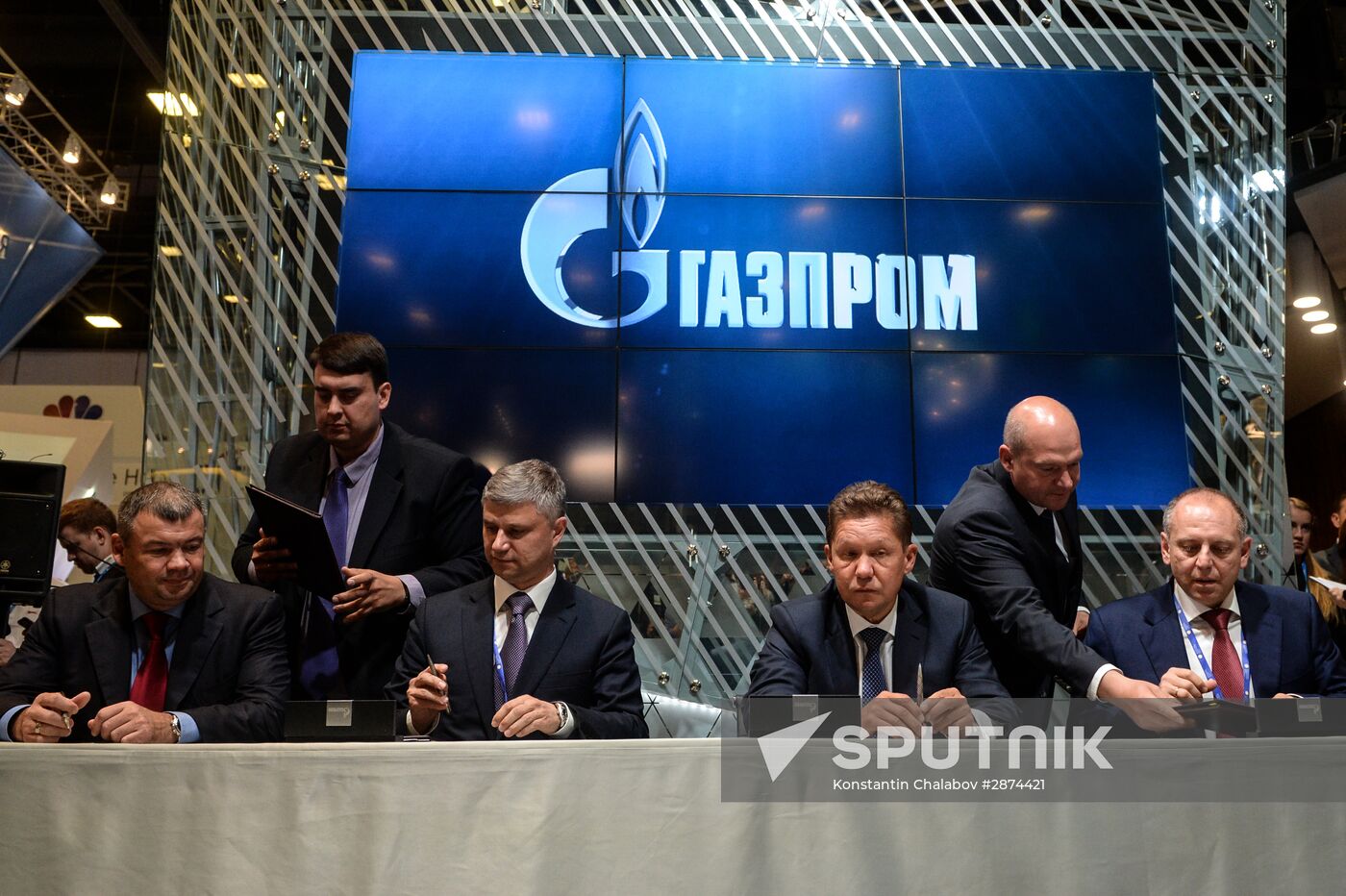 Gazprom signs several agreements the 20th St. Petersburg International Business Forum