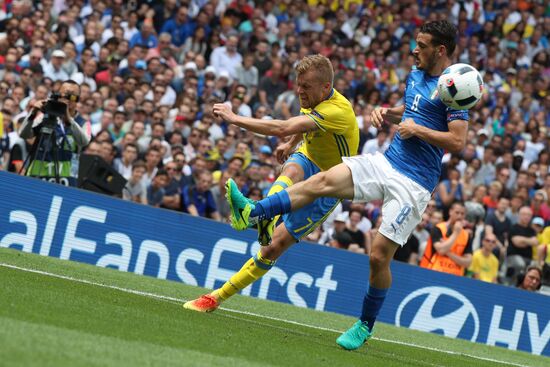 UEFA Euro 2016. Italy vs. Sweden