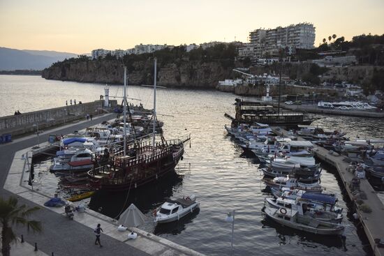 Turkey's resorts face decline in tourst flow from Russia