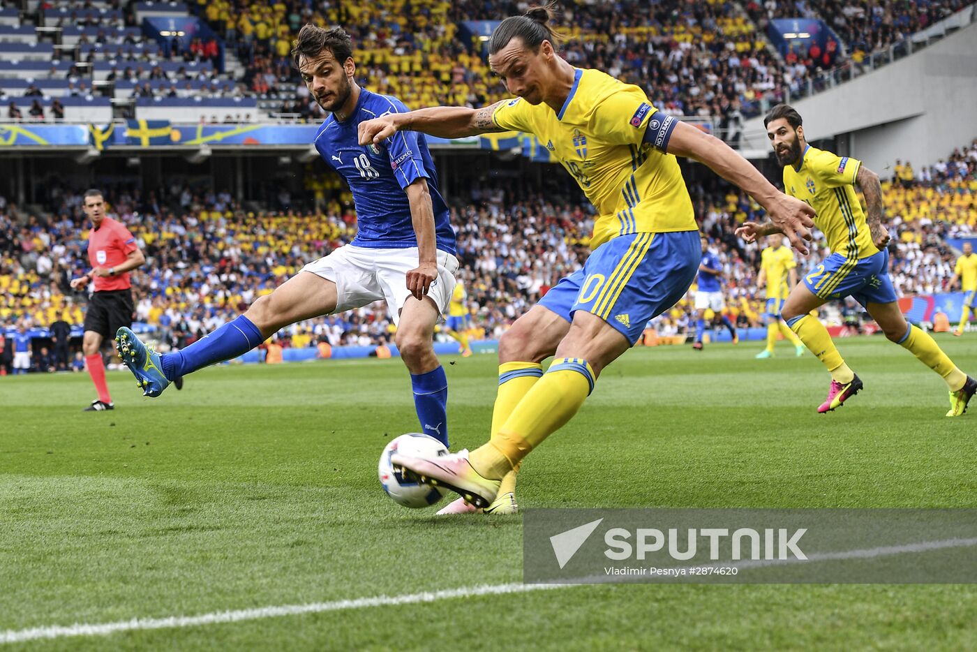 Football. UEFA Euro 2016. Italy vs. Sweden