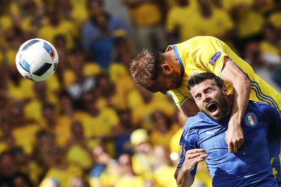 Football. UEFA Euro 2016. Italy vs. Sweden