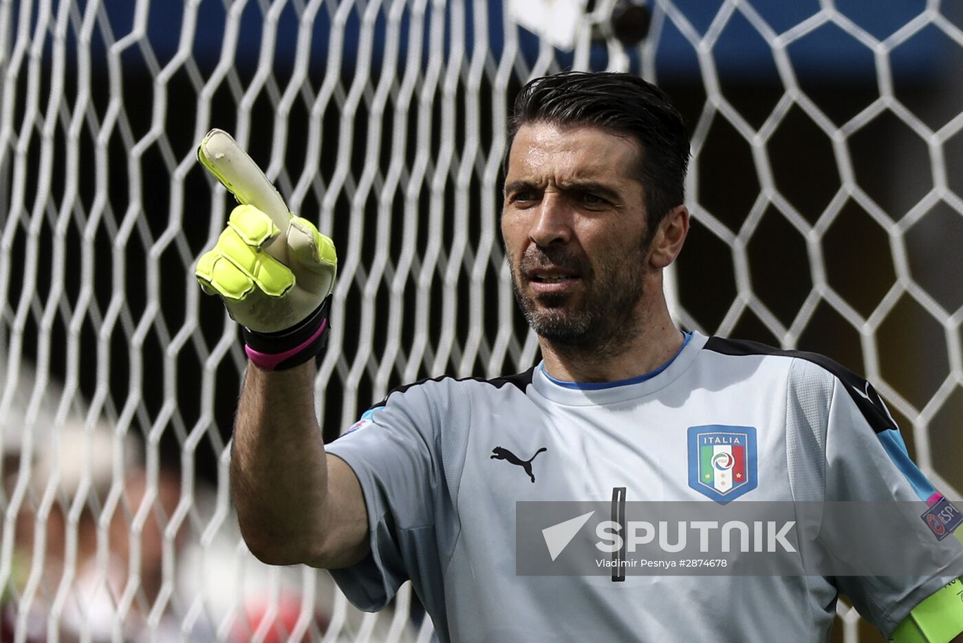 Football. UEFA Euro 2016. Italy vs. Sweden