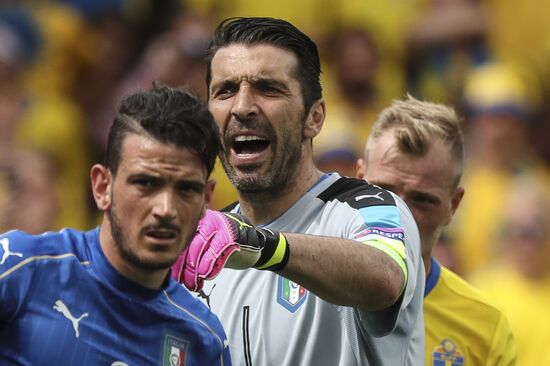 Football. UEFA Euro 2016. Italy vs. Sweden