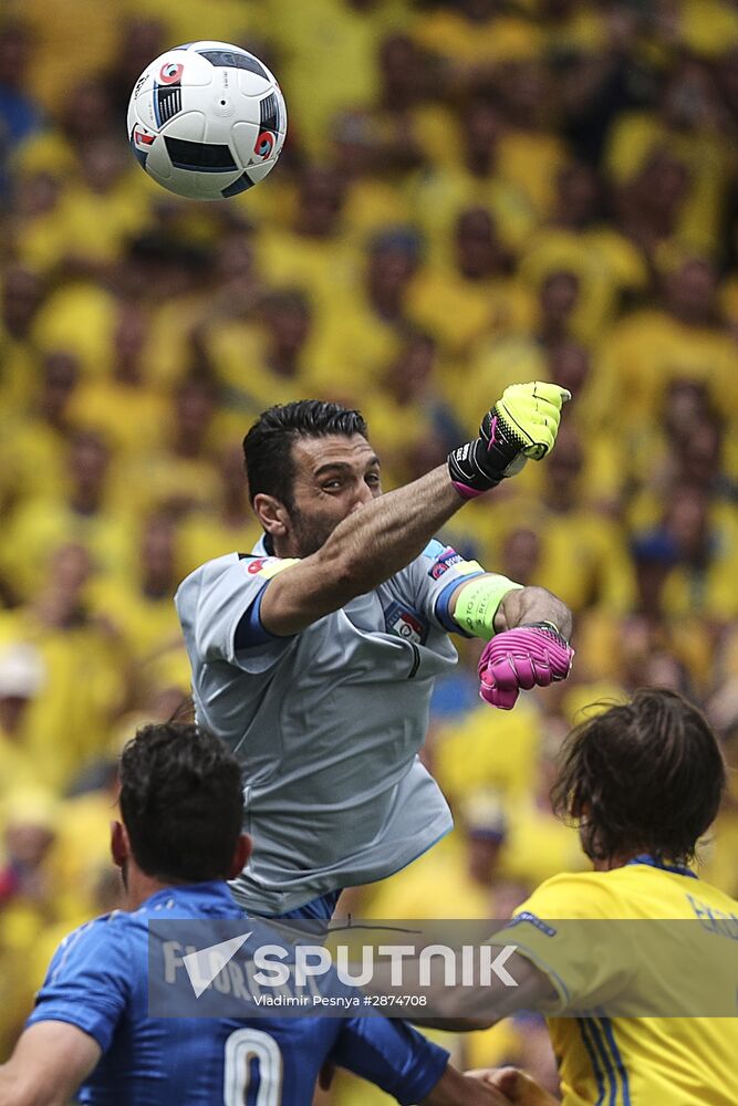Football. UEFA Euro 2016. Italy vs. Sweden