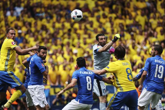 Football. UEFA Euro 2016. Italy vs. Sweden